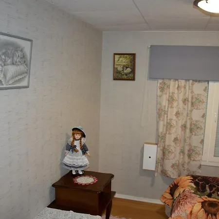 Idyllinen Mummonmoekki Renovated Grandma's For 5-6 People Oulu
