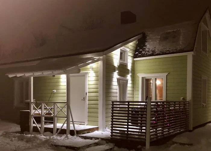 Idyllinen Mummonmoekki Renovated Grandma's For 5-6 People דירה