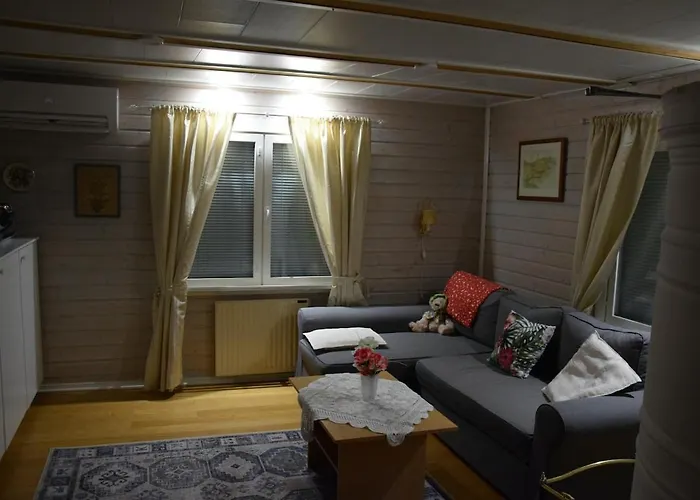 Idyllinen Mummonmoekki Renovated Grandma's For 5-6 People *